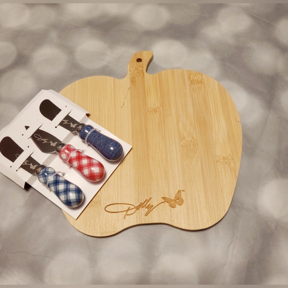 Dolly Parton Bamboo Apple-Shaped Cutting Board with Plaid Spreaders